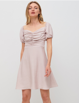 Картинка Рожева сукня з відкритою спиною