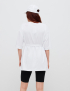 Картинка Жіноча біла оверсайз футболка з поясом